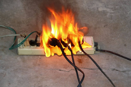 How to Handle Electrical Emergencies: A Homeowner’s Guide